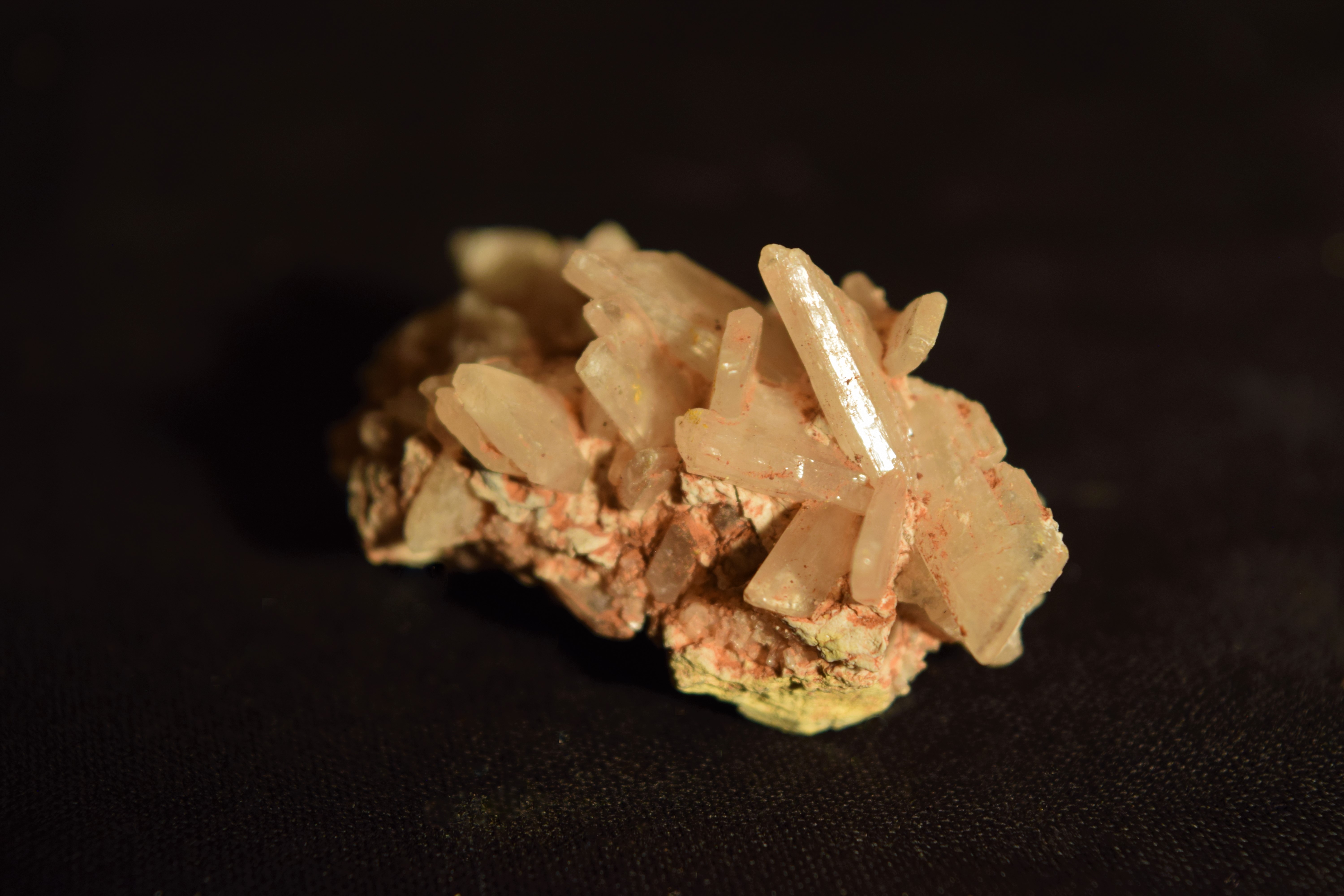透石膏单晶簇（Selenite，新墨西哥产）