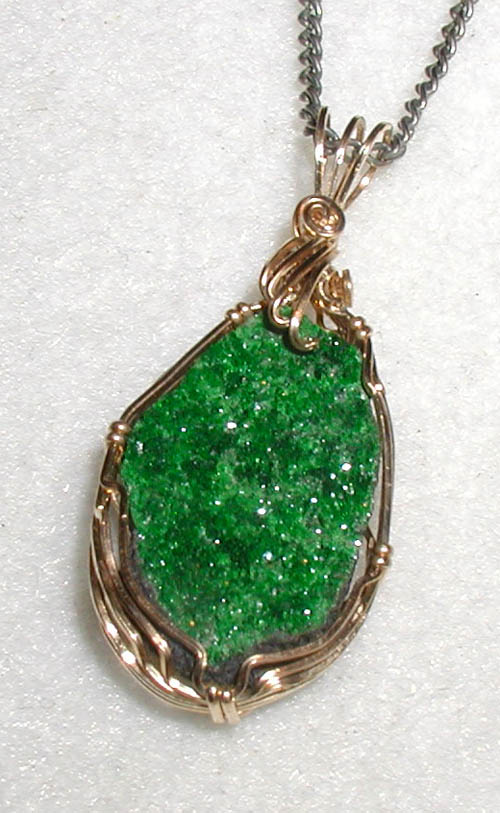 翠榴石（Uvarovite）绿色吊坠