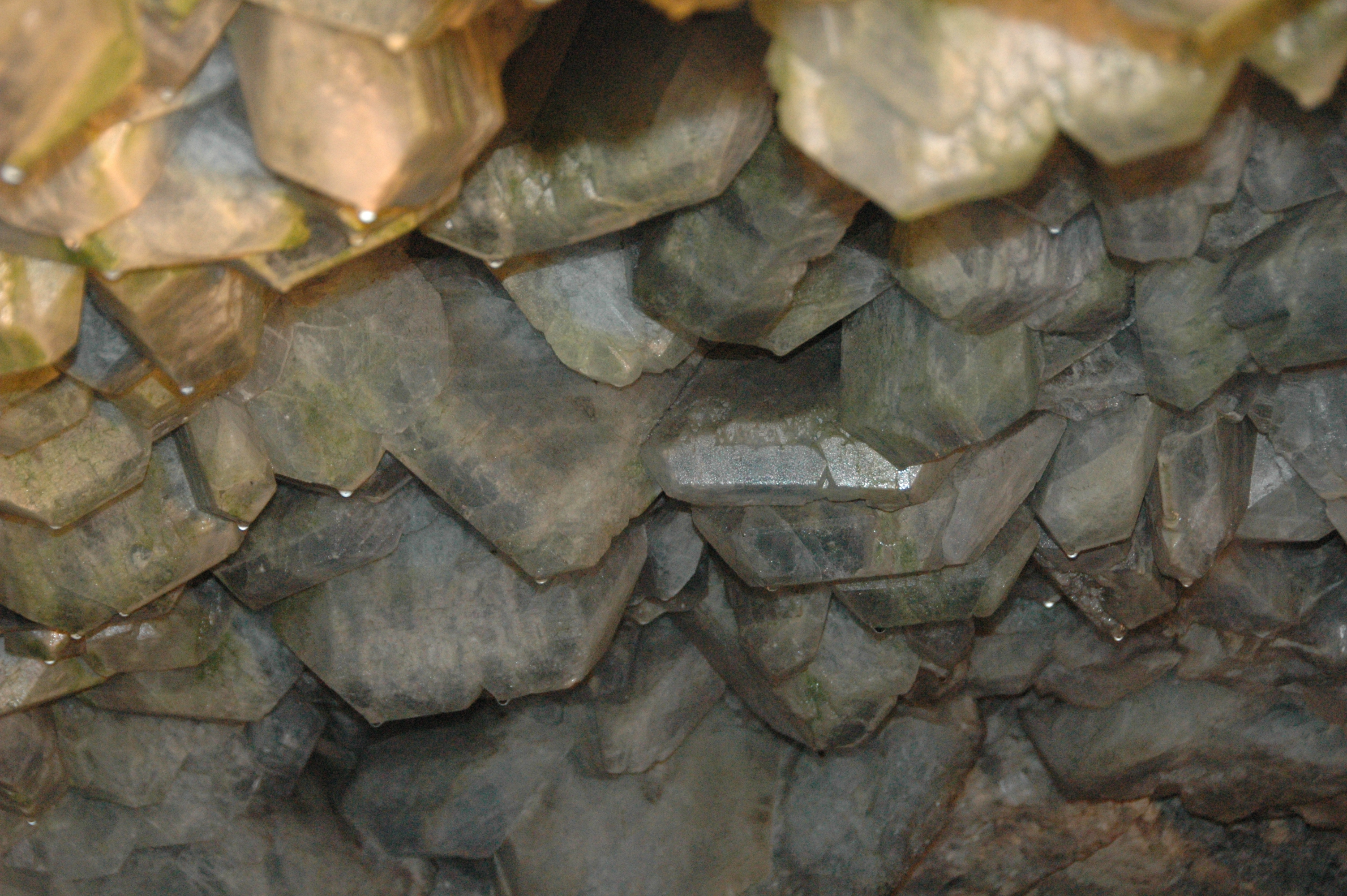 俄亥俄 Crystal Cave 天青石（巨型晶洞标本）