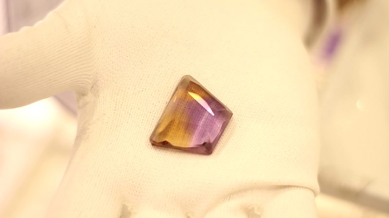 紫黄晶
